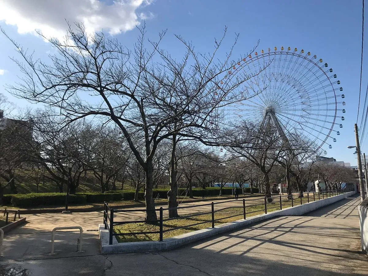 The giant red Tempozan Ferris Wheel at Tempozan Harbour Village, Osaka